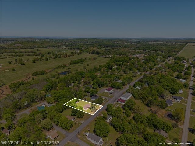 107 Sherwood Avenue, Bonanza, AR 72916