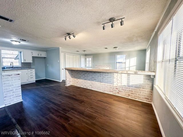 107 Sherwood Avenue, Bonanza, AR 72916