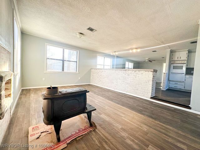 107 Sherwood Avenue, Bonanza, AR 72916