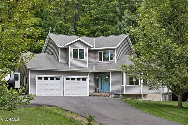 2598 New York 43, Sand Lake, NY 12018