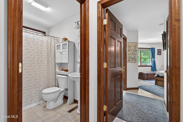 2598 New York 43, Sand Lake, NY 12018