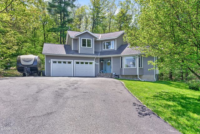 2598 New York 43, Sand Lake, NY 12018