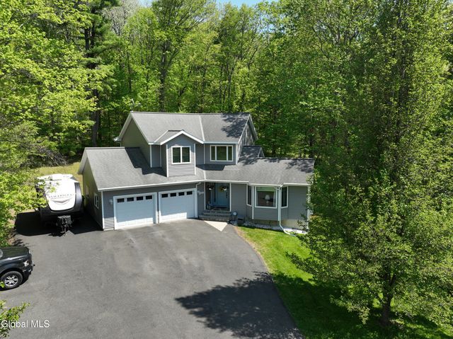 2598 New York 43, Sand Lake, NY 12018