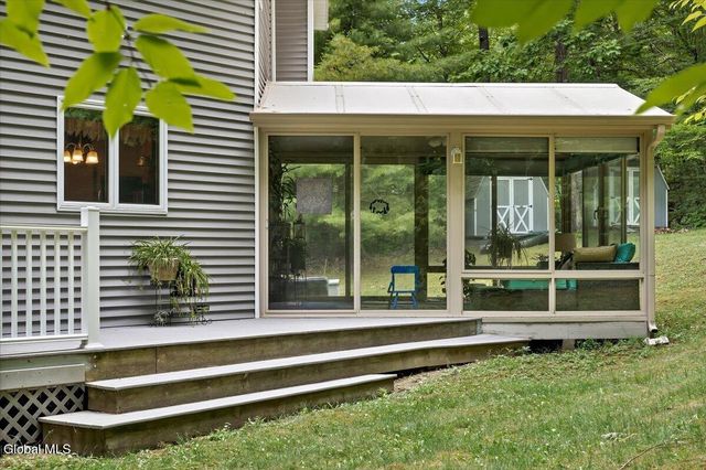 2598 New York 43, Sand Lake, NY 12018