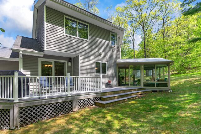 2598 New York 43, Sand Lake, NY 12018