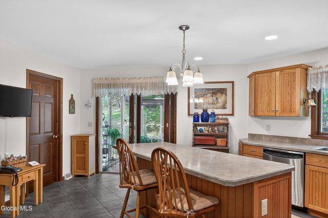 2598 New York 43, Sand Lake, NY 12018