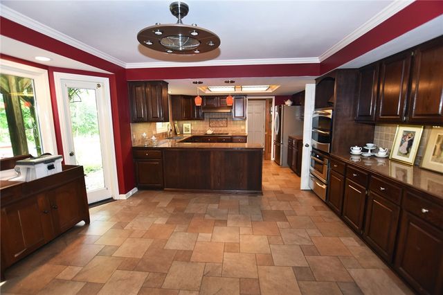 5 Wandering Trail, Pittsford, NY 14534