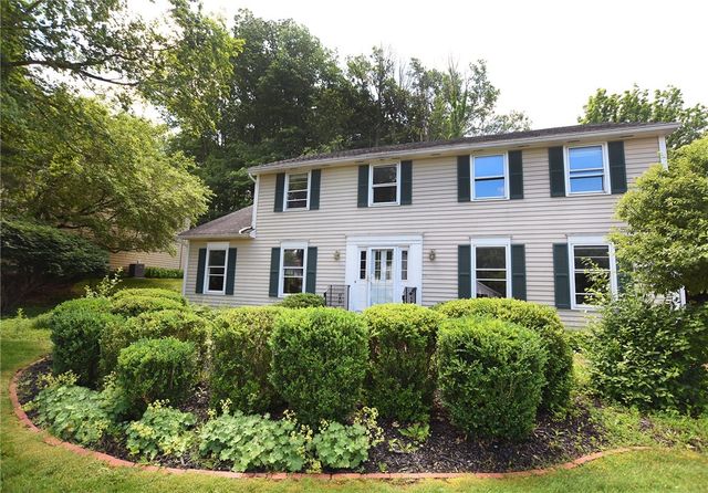 5 Wandering Trail, Pittsford, NY 14534