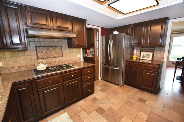 5 Wandering Trail, Pittsford, NY 14534