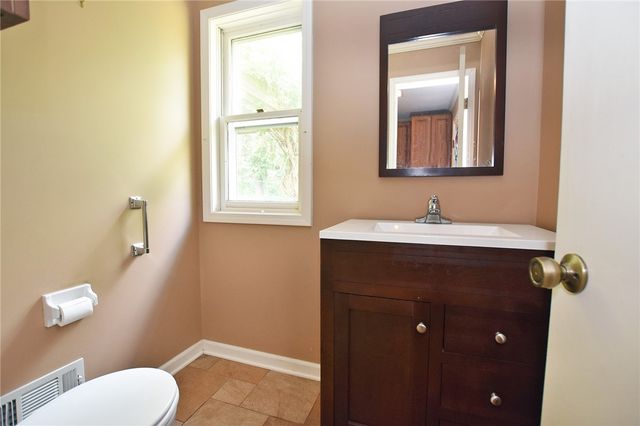 5 Wandering Trail, Pittsford, NY 14534
