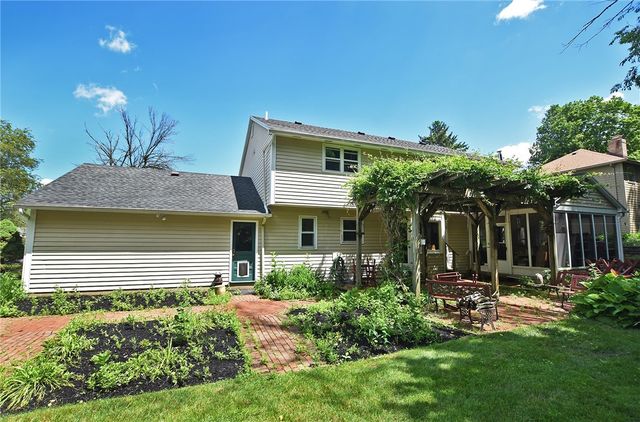 5 Wandering Trail, Pittsford, NY 14534