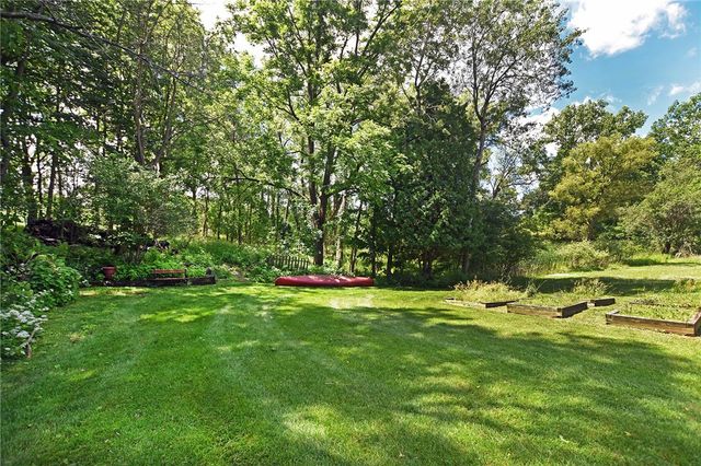 5 Wandering Trail, Pittsford, NY 14534