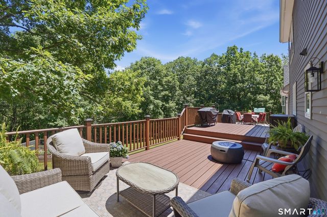 26 Renee Court, Cheshire, CT 06410