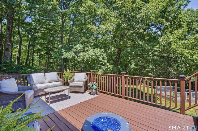 26 Renee Court, Cheshire, CT 06410