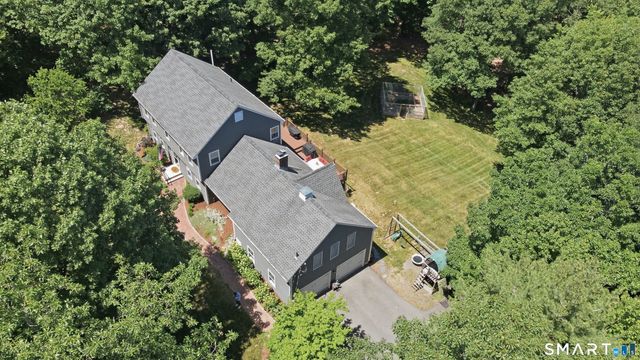 26 Renee Court, Cheshire, CT 06410
