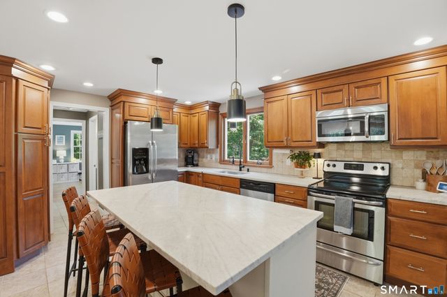 26 Renee Court, Cheshire, CT 06410