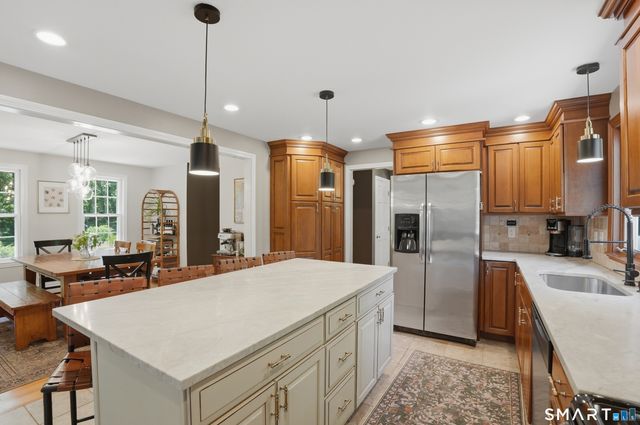 26 Renee Court, Cheshire, CT 06410