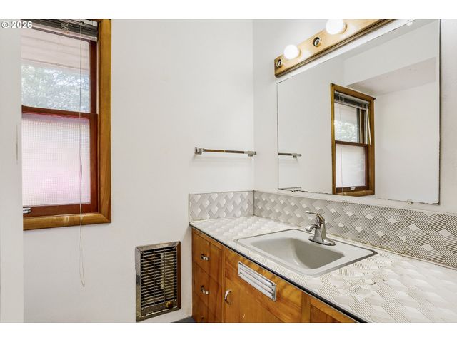 14180 Sw 103rd Ave, Tigard, OR 97224