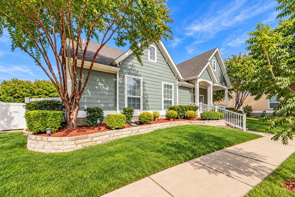 1009 Greenview Lane, Savannah, TX 76227 — photo 2