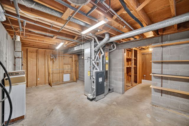 4308 69th Street, Urbandale, IA 50322