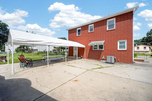 4308 69th Street, Urbandale, IA 50322