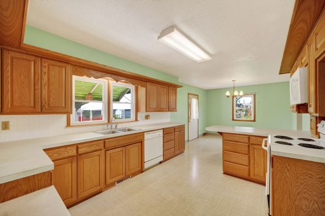 4308 69th Street, Urbandale, IA 50322