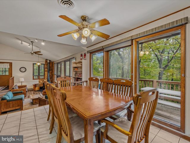 35 WARBLERS WAY, Berkeley Springs, WV 25411