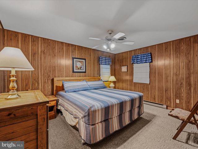 35 WARBLERS WAY, Berkeley Springs, WV 25411