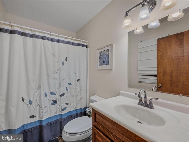 35 WARBLERS WAY, Berkeley Springs, WV 25411
