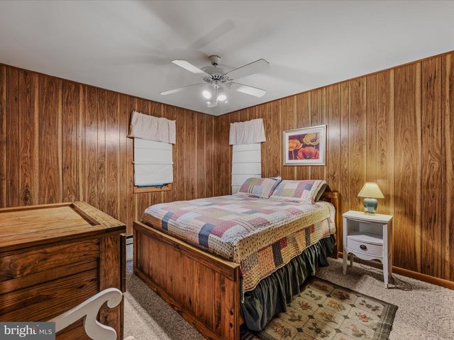 35 WARBLERS WAY, Berkeley Springs, WV 25411