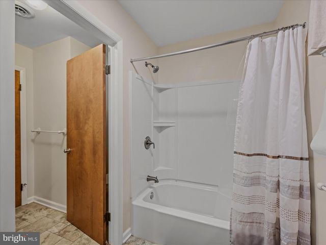 35 WARBLERS WAY, Berkeley Springs, WV 25411