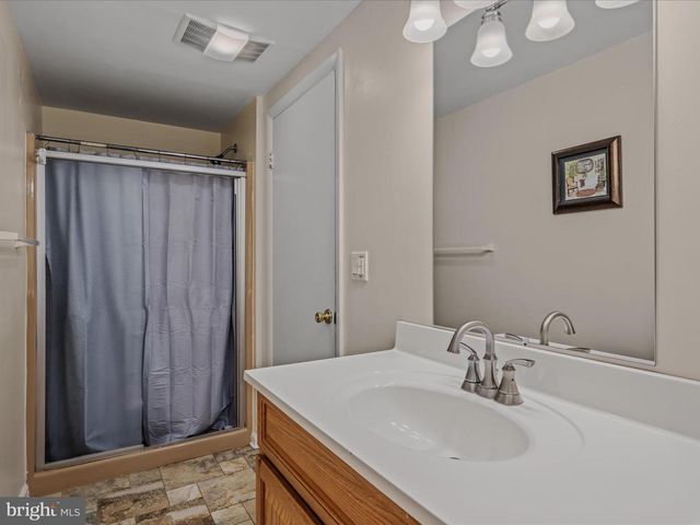 35 WARBLERS WAY, Berkeley Springs, WV 25411