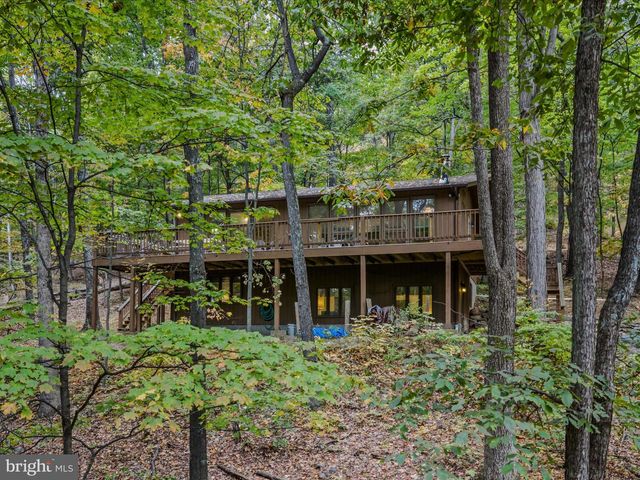 35 WARBLERS WAY, Berkeley Springs, WV 25411