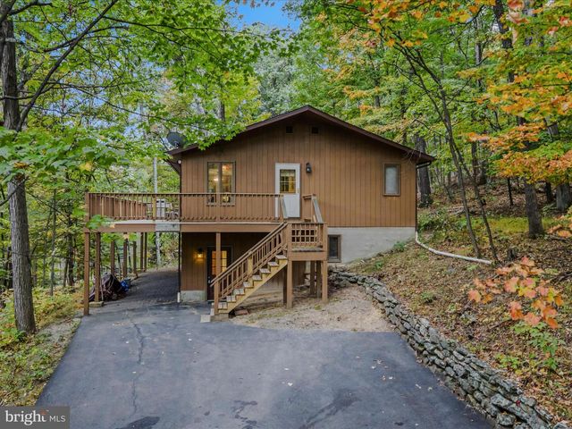 35 WARBLERS WAY, Berkeley Springs, WV 25411