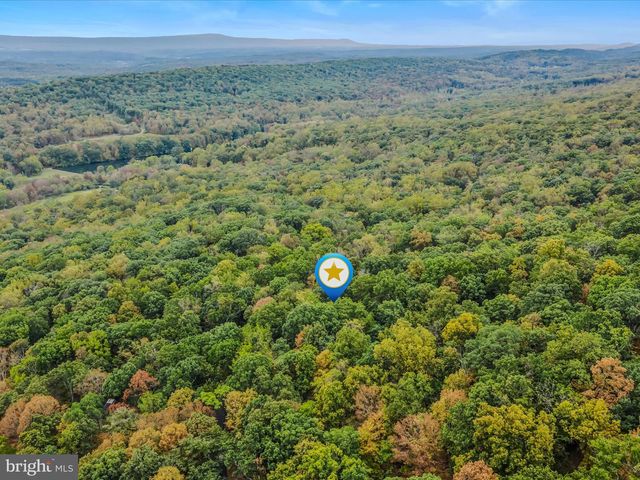 35 WARBLERS WAY, Berkeley Springs, WV 25411
