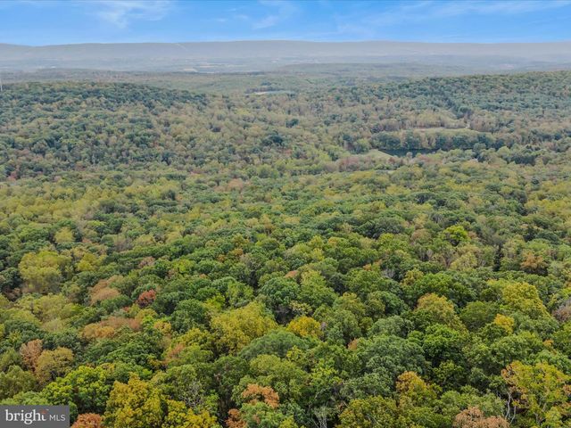 35 WARBLERS WAY, Berkeley Springs, WV 25411