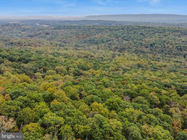 35 WARBLERS WAY, Berkeley Springs, WV 25411