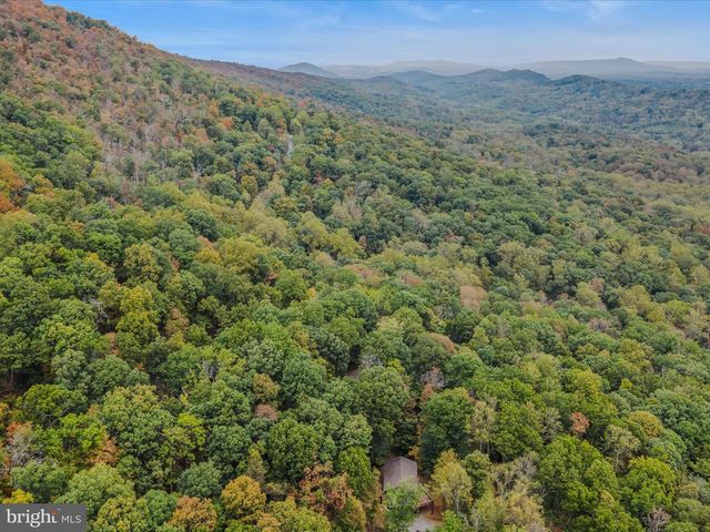35 WARBLERS WAY, Berkeley Springs, WV 25411