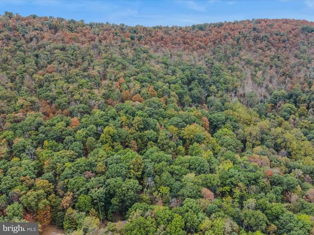 35 WARBLERS WAY, Berkeley Springs, WV 25411
