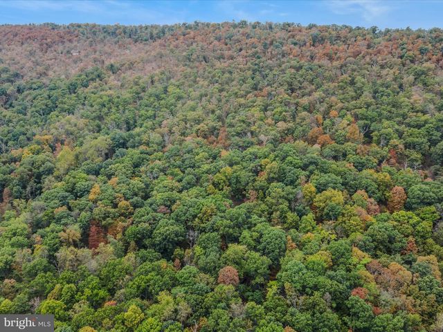 35 WARBLERS WAY, Berkeley Springs, WV 25411