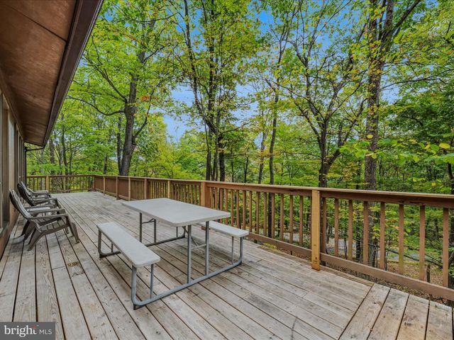 35 WARBLERS WAY, Berkeley Springs, WV 25411