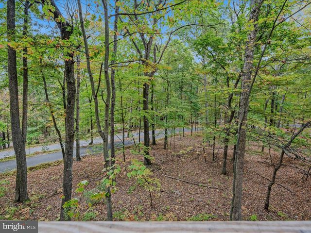 35 WARBLERS WAY, Berkeley Springs, WV 25411
