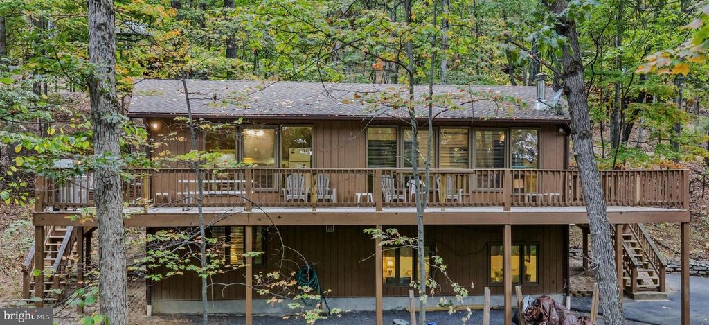 35 WARBLERS WAY, Berkeley Springs, WV 25411