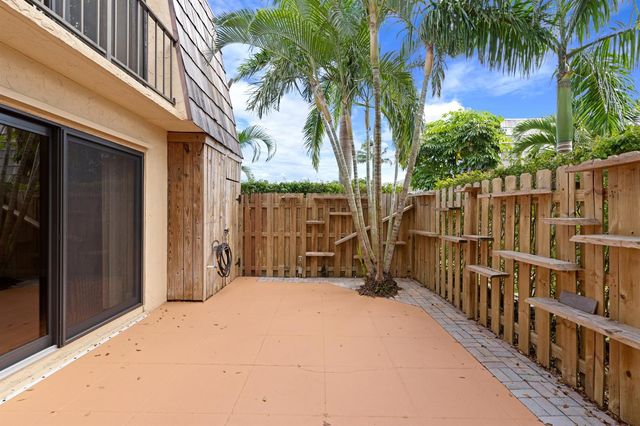 2327 Waterside Drive, Lake Worth, FL 33461