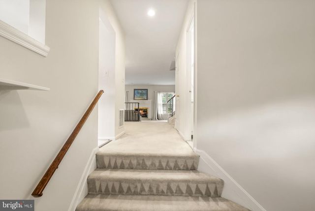 7877 HAMPTON VILLAGE PASS, Annandale, VA 22003
