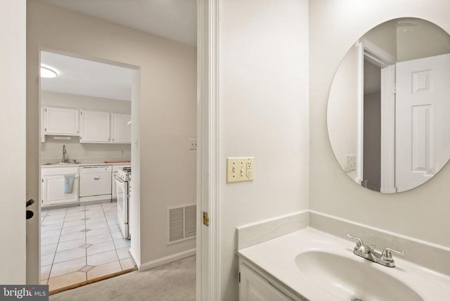 7877 HAMPTON VILLAGE PASS, Annandale, VA 22003