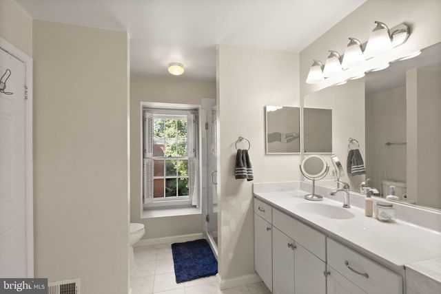 7877 HAMPTON VILLAGE PASS, Annandale, VA 22003