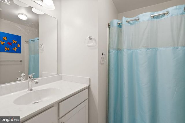 7877 HAMPTON VILLAGE PASS, Annandale, VA 22003