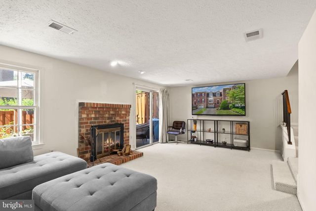 7877 HAMPTON VILLAGE PASS, Annandale, VA 22003