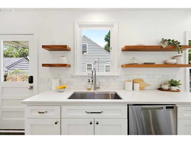 3945 Se CLINTON St, Portland, OR 97202